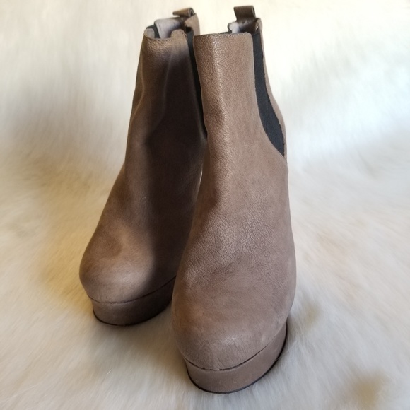 VINCE CAMUTO | BAILEY Platform Booties - Picture 3 of 6